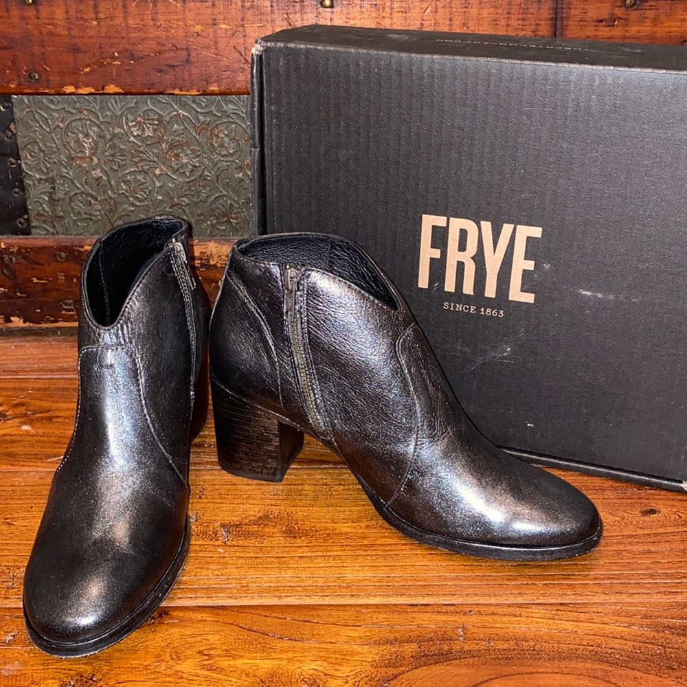 NWT Frye Booties